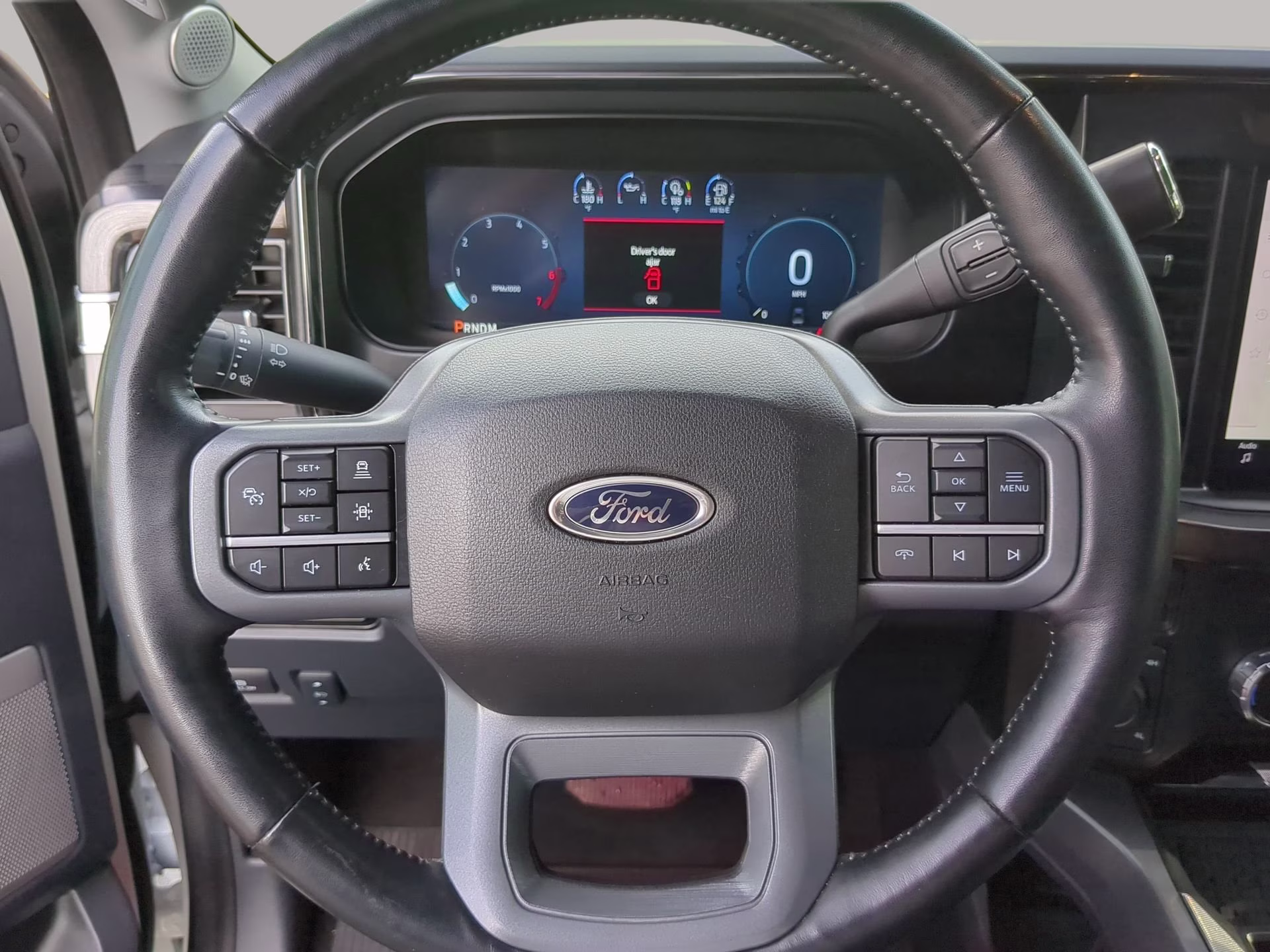 2024 Star White Metallic Tri-Coat Ford Super Duty F-250 SRW LARIAT Crew Cab Pickup 4X4 Truck