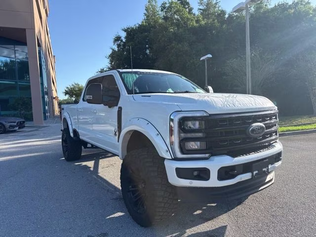 2024 Star White Metallic Tri-Coat Ford Super Duty F-250 SRW LARIAT Crew Cab Pickup 4X4 Truck