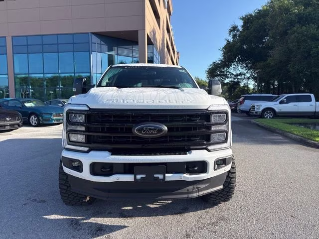 2024 Star White Metallic Tri-Coat Ford Super Duty F-250 SRW LARIAT Crew Cab Pickup 4X4 Truck