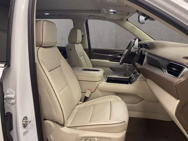2023 Summit White GMC Yukon XL Denali 4X4 SUV