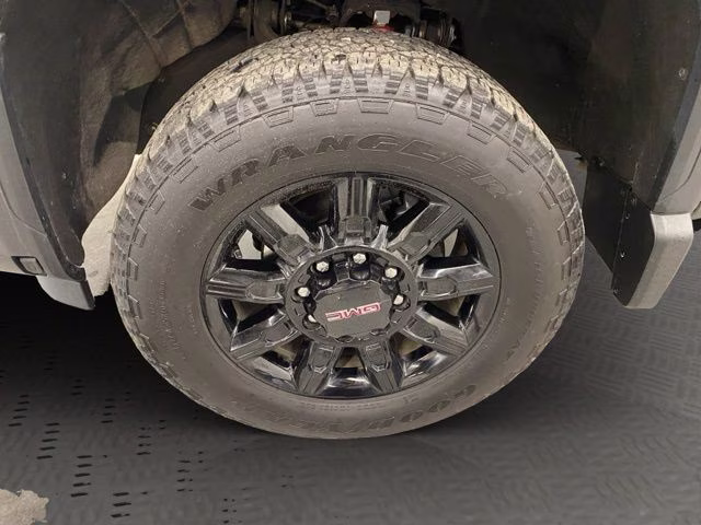 2025 Onyx Black GMC Sierra 2500HD AT4 4X4 Truck