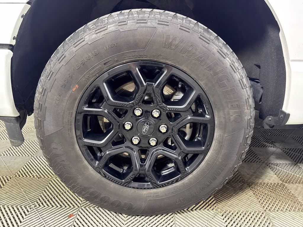 2024 Oxford White Ford F-150 XLT 4X4 Truck