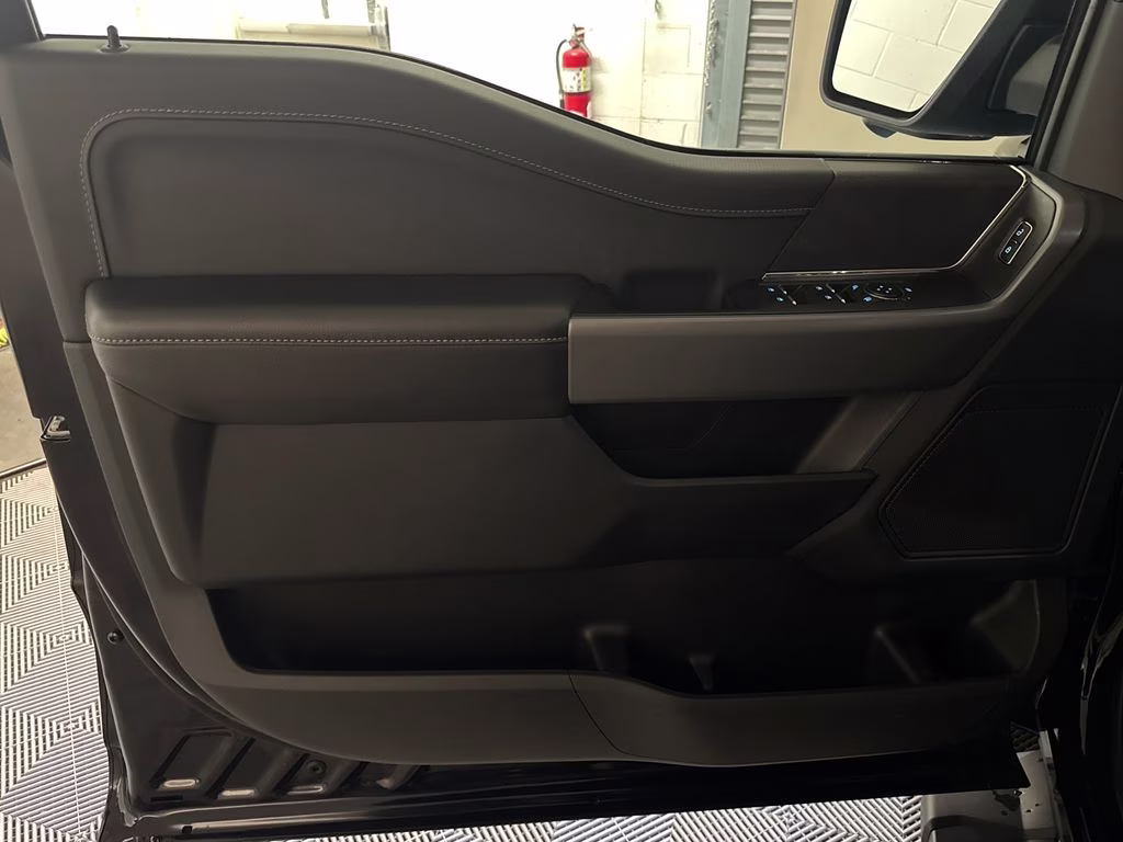 2025 Antimatter Blue Metallic Ford F-150 XLT 4X4 Truck