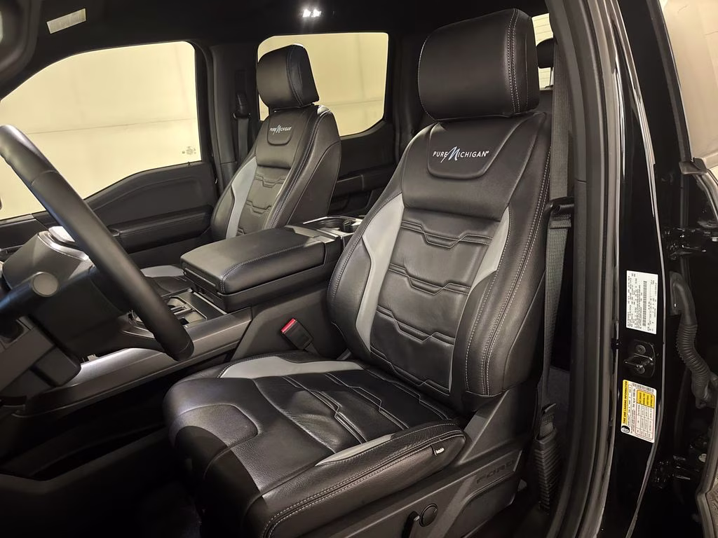 2024 Agate Black Metallic Ford F-150 XLT 4X4 Truck