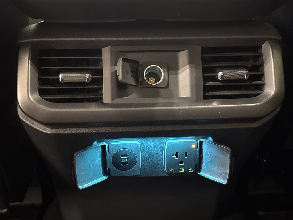 2024 Agate Black Metallic Ford F-150 XLT 4X4 Truck