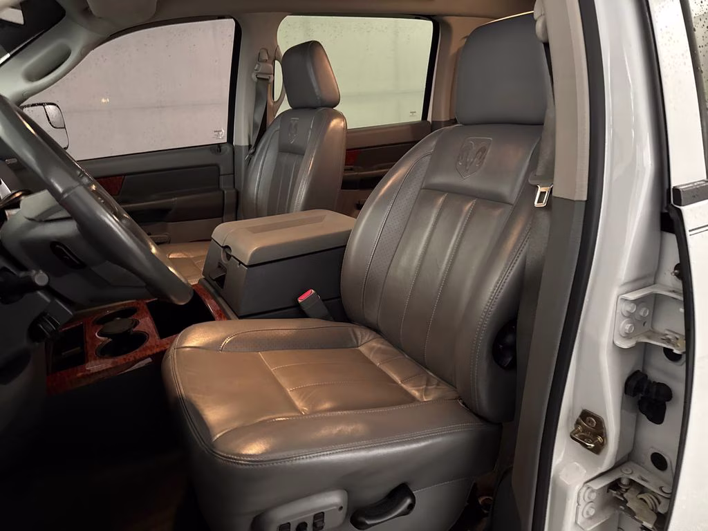 2006 Bright White Clearcoat Dodge Ram 1500 SLT 4X4 Truck