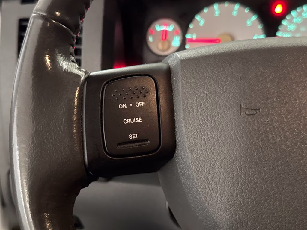 2006 Bright White Clearcoat Dodge Ram 1500 SLT 4X4 Truck