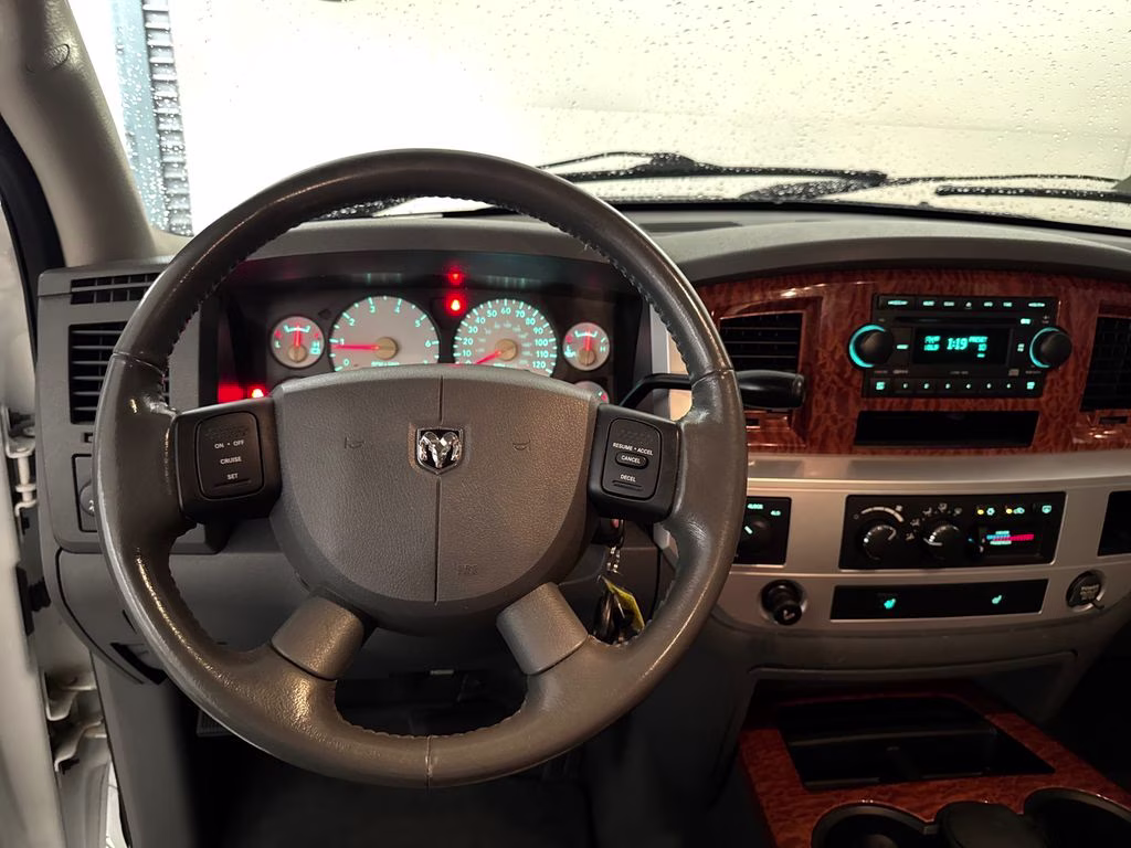 2006 Bright White Clearcoat Dodge Ram 1500 SLT 4X4 Truck