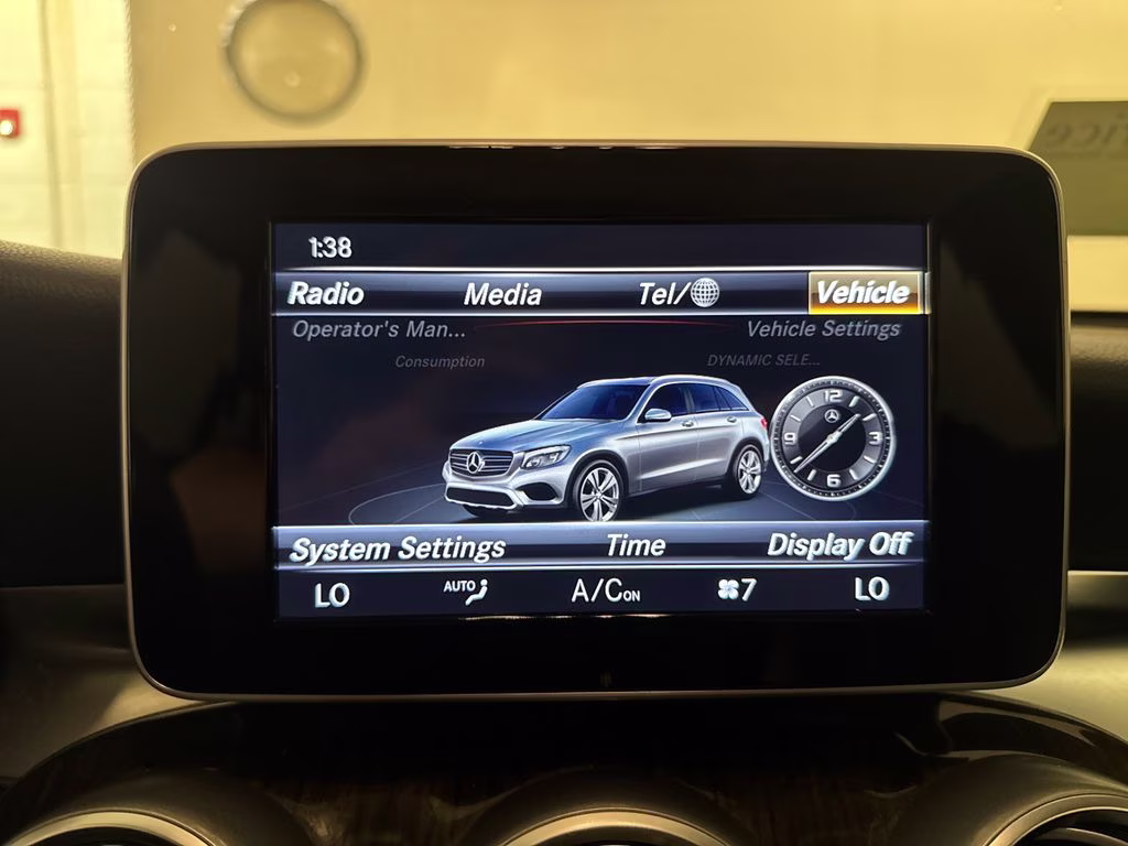 2016 Selenite Gray Metallic Mercedes-Benz GLC GLC 300 AWD SUV
