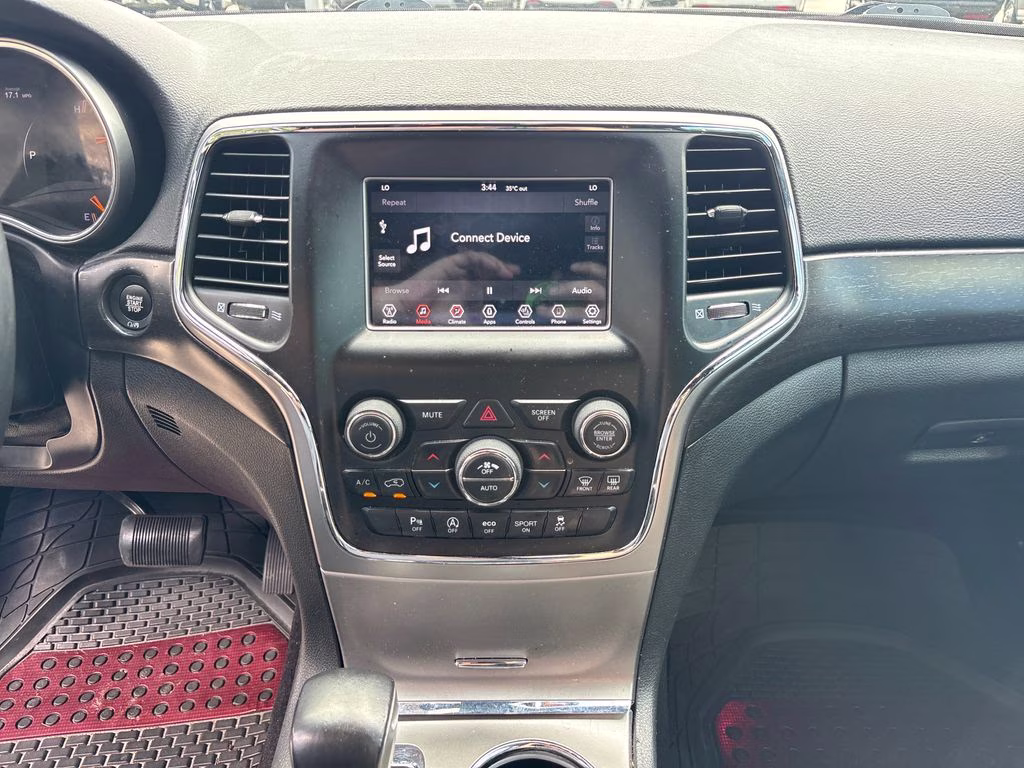 2018 Billet Silver Metallic Clearcoat Jeep Grand Cherokee Laredo RWD SUV