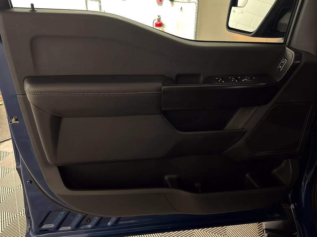 2023 Atlas Blue Metallic Ford F-150 XL 4X4 Truck