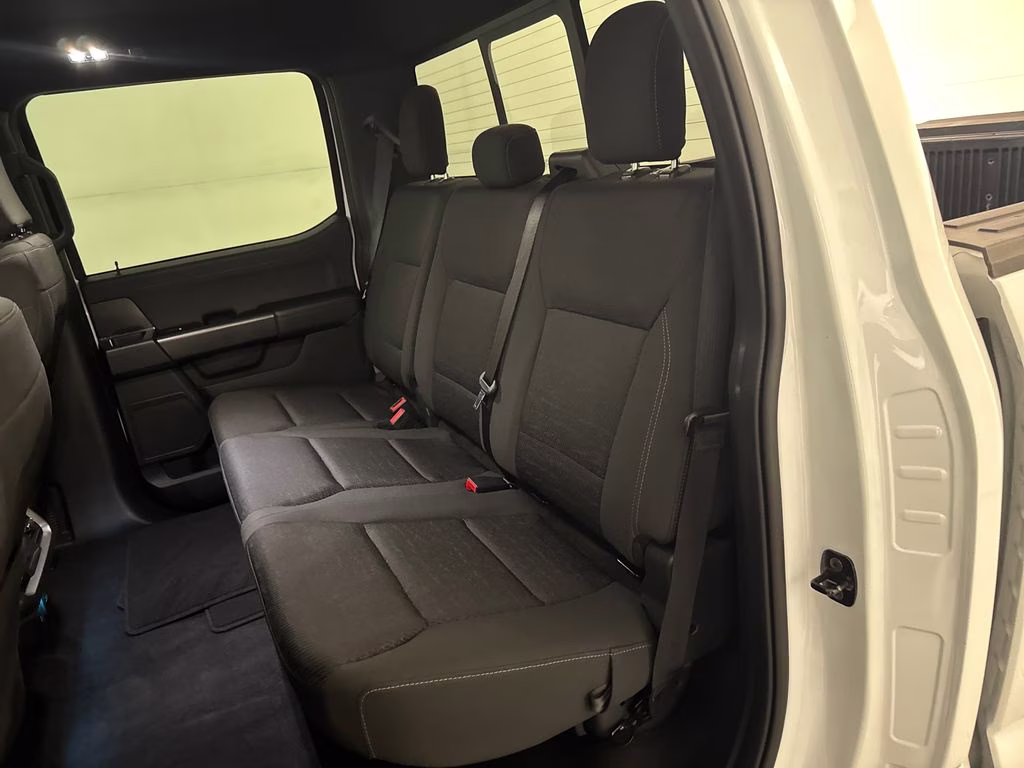 2024 Oxford White Ford F-150 XLT 4X4 Truck