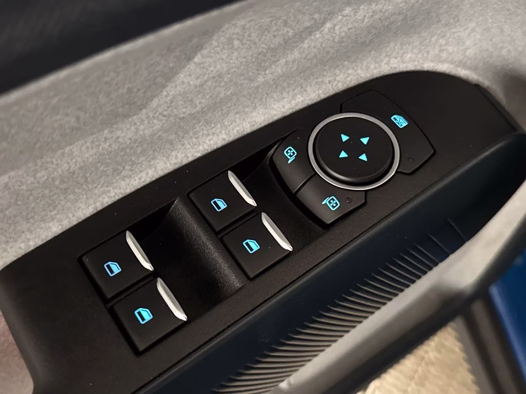 2022 Velocity Blue Metallic Ford Maverick XLT FWD Truck