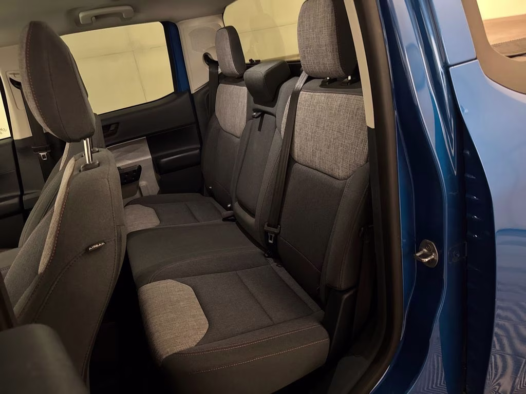 2022 Velocity Blue Metallic Ford Maverick XLT FWD Truck