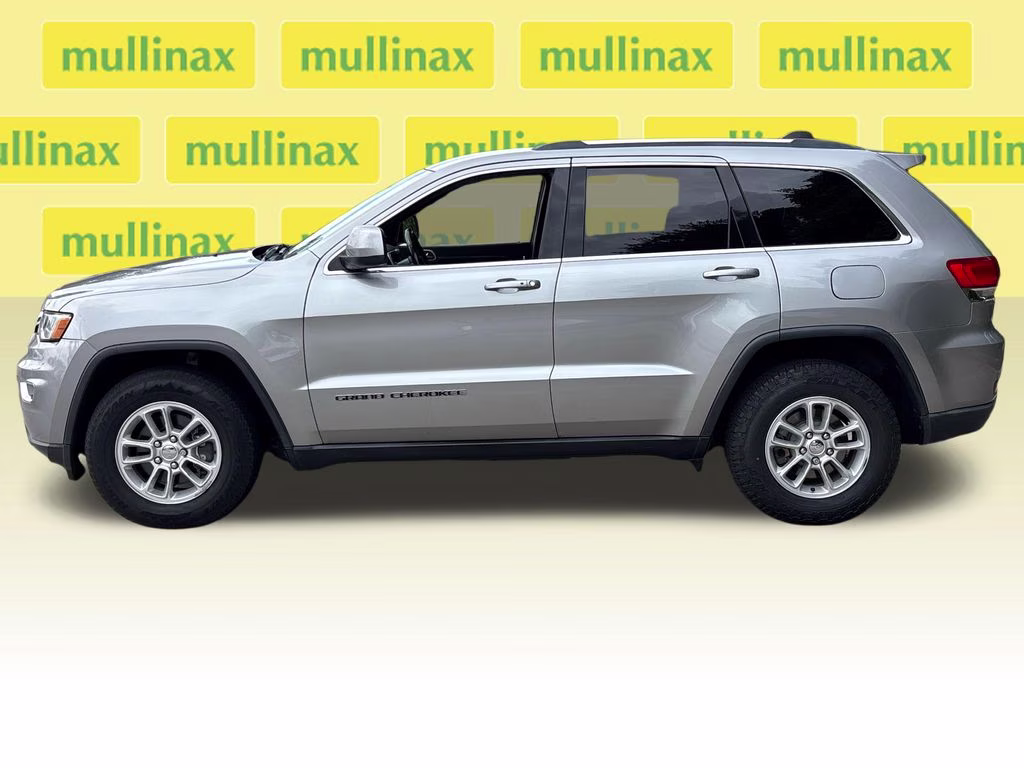 2018 Billet Silver Metallic Clearcoat Jeep Grand Cherokee Laredo RWD SUV