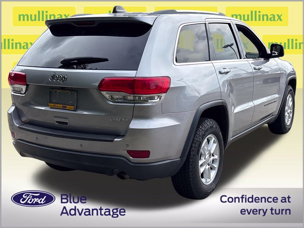 2018 Billet Silver Metallic Clearcoat Jeep Grand Cherokee Laredo RWD SUV