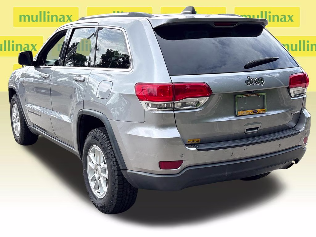 2018 Billet Silver Metallic Clearcoat Jeep Grand Cherokee Laredo RWD SUV