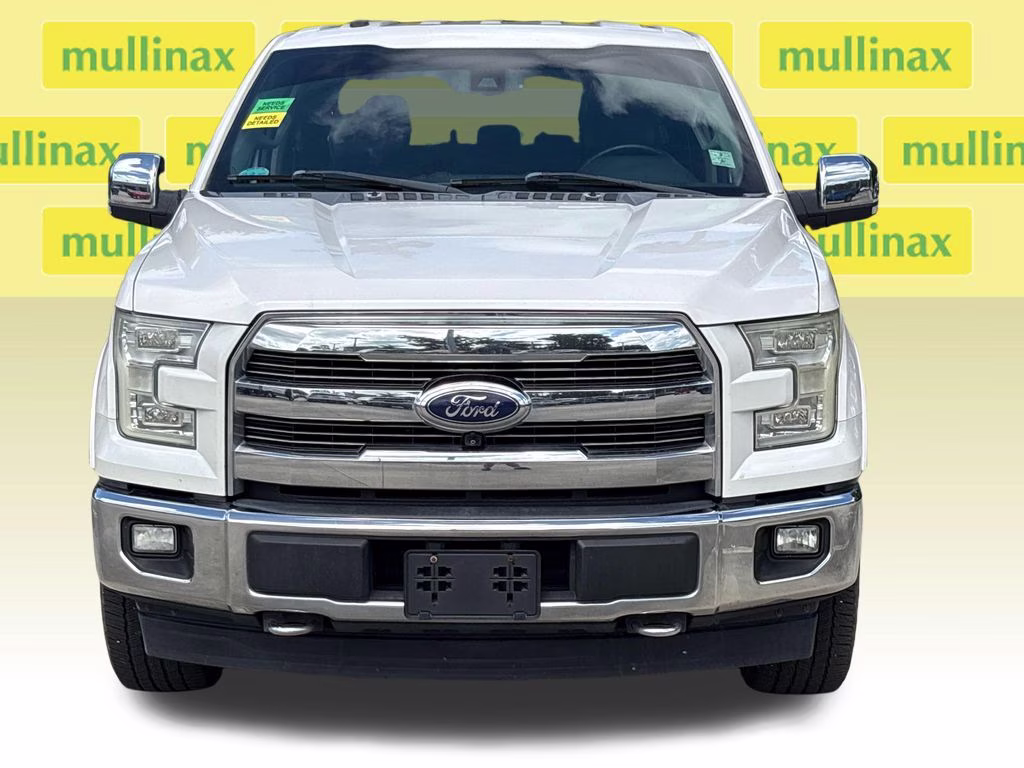 2017 White Platinum Clearcoat Metallic Ford F-150 Lariat 4X4 Truck