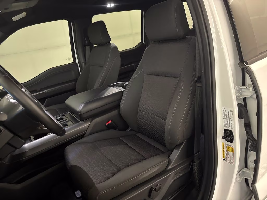2024 Oxford White Ford F-150 XLT 4X4 Truck