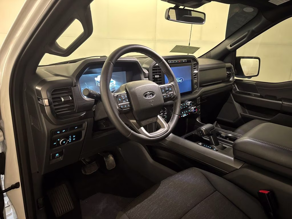 2024 Oxford White Ford F-150 XLT 4X4 Truck