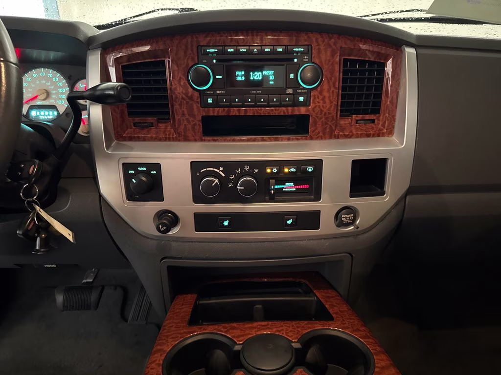 2006 Bright White Clearcoat Dodge Ram 1500 SLT 4X4 Truck