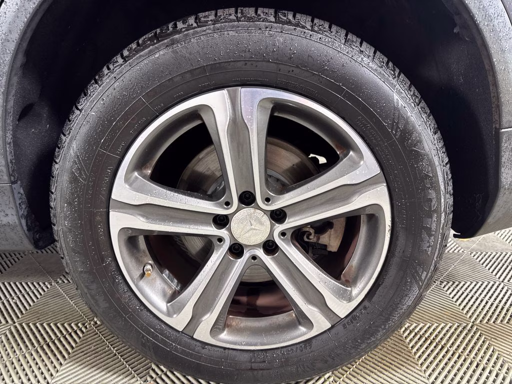 2016 Selenite Gray Metallic Mercedes-Benz GLC GLC 300 AWD SUV