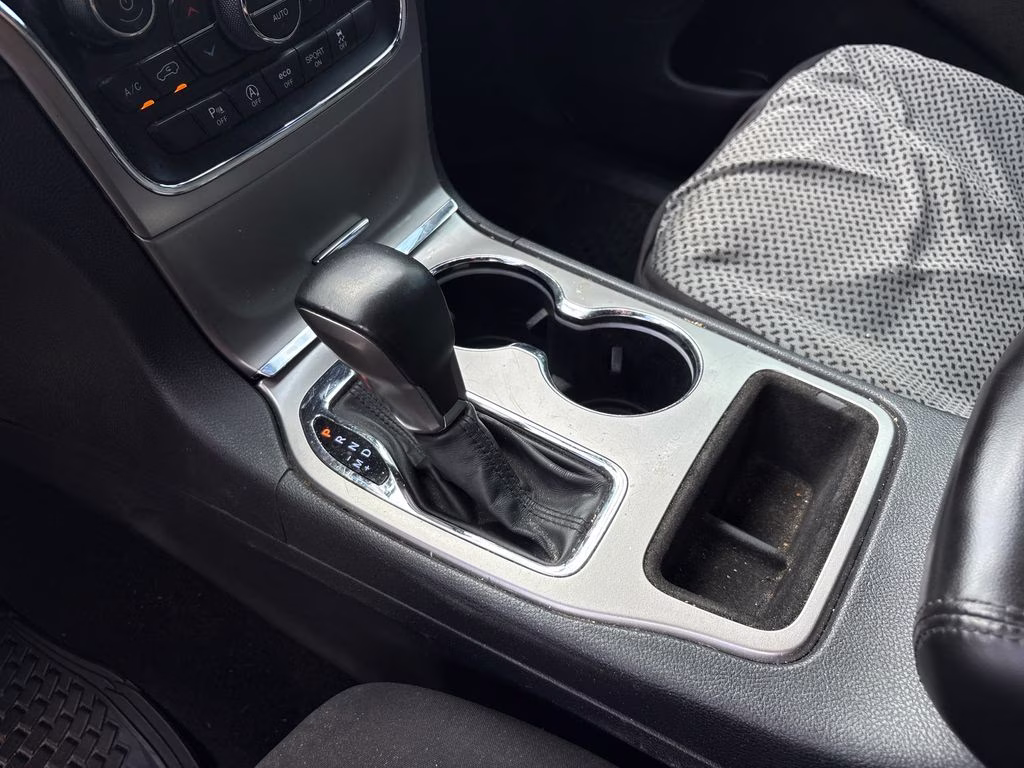 2018 Billet Silver Metallic Clearcoat Jeep Grand Cherokee Laredo RWD SUV
