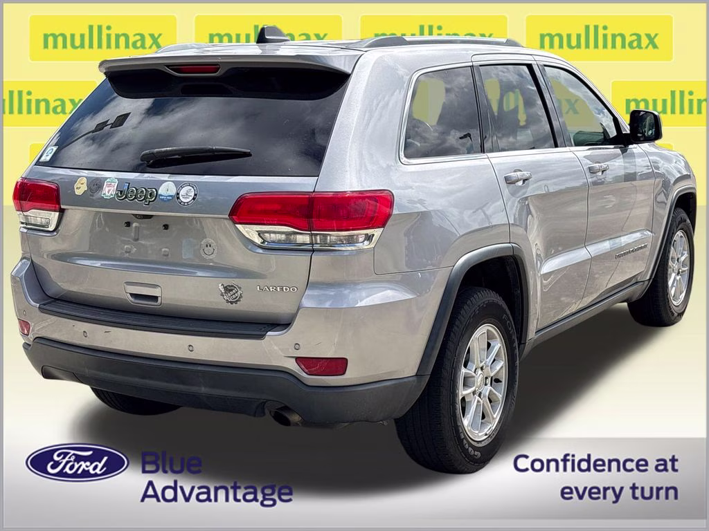 2018 Billet Silver Metallic Clearcoat Jeep Grand Cherokee Laredo RWD SUV