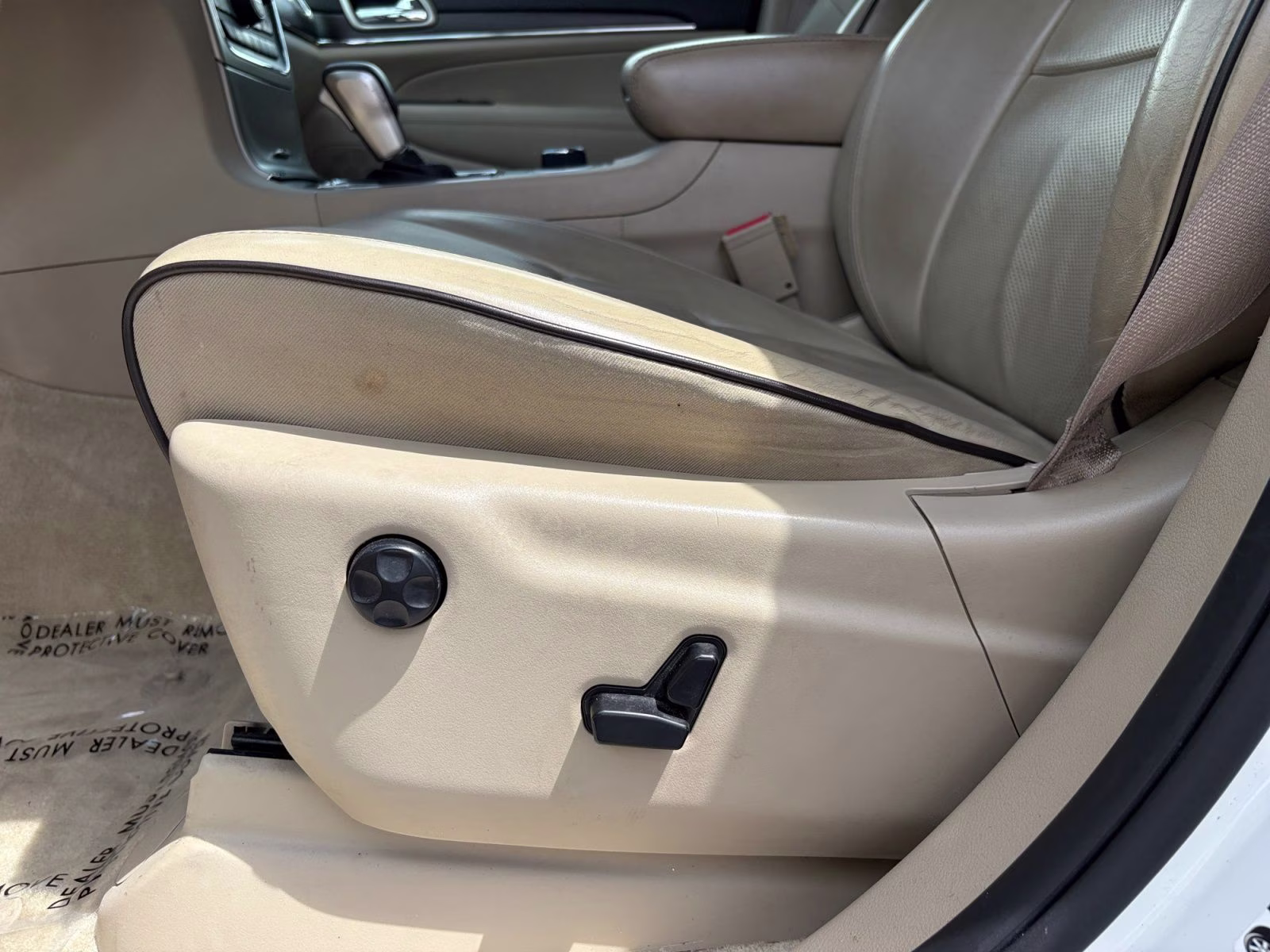 2017 Ivory 3-Coat Jeep Grand Cherokee Overland 4X4 SUV