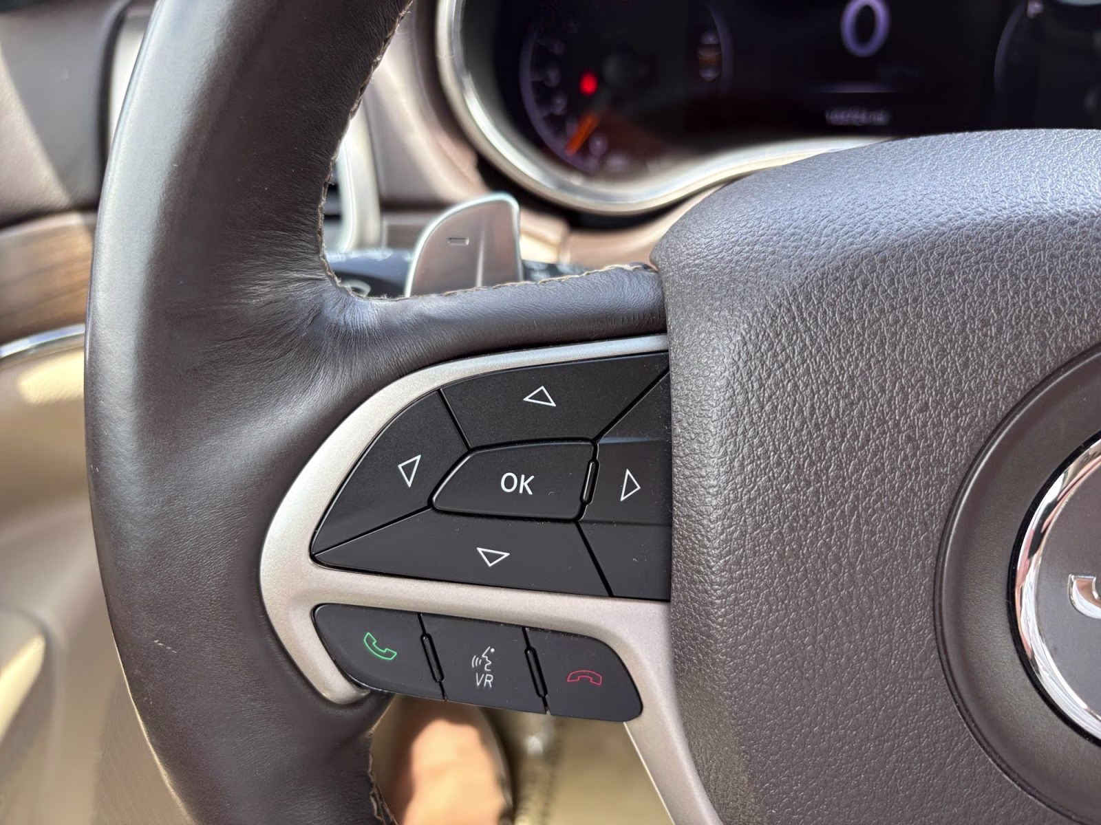 2017 Ivory 3-Coat Jeep Grand Cherokee Overland 4X4 SUV