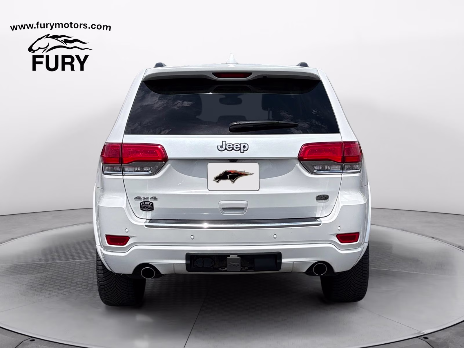 2017 Ivory 3-Coat Jeep Grand Cherokee Overland 4X4 SUV