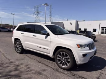 2017 Ivory 3-Coat Jeep Grand Cherokee Overland 4X4 SUV