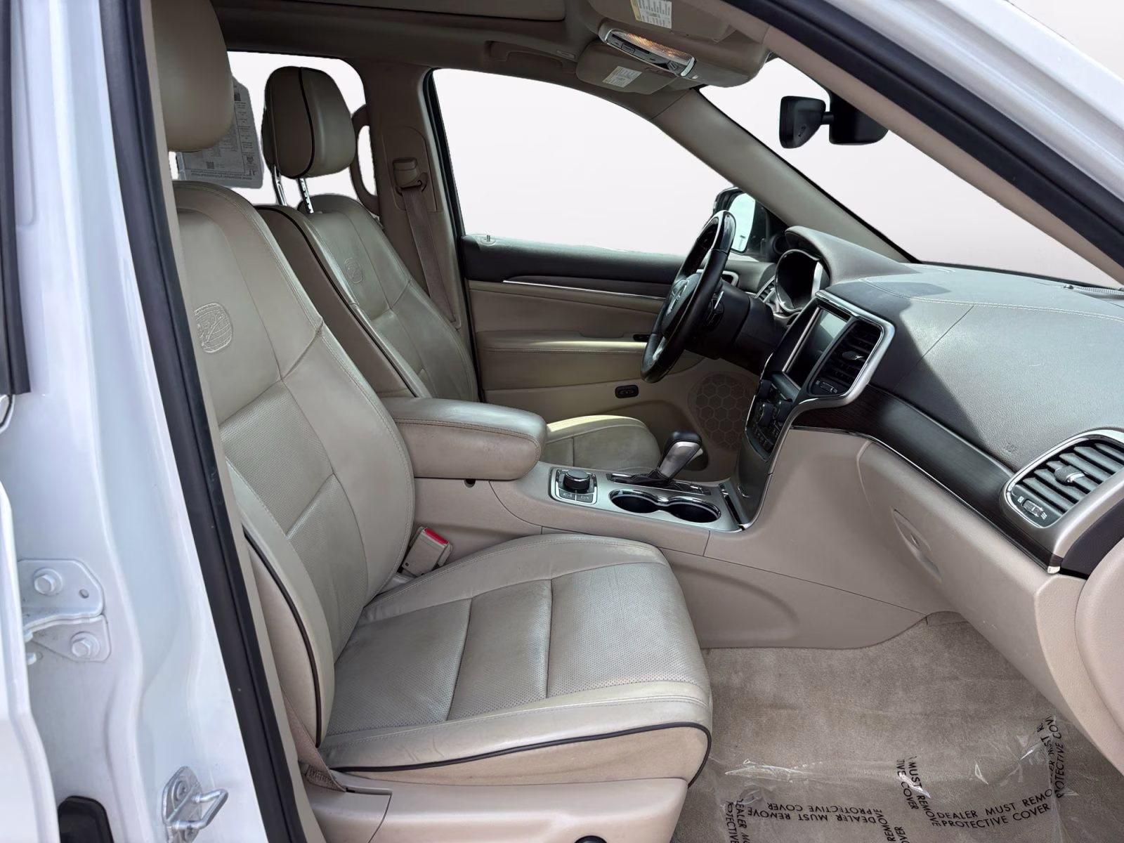 2017 Ivory 3-Coat Jeep Grand Cherokee Overland 4X4 SUV