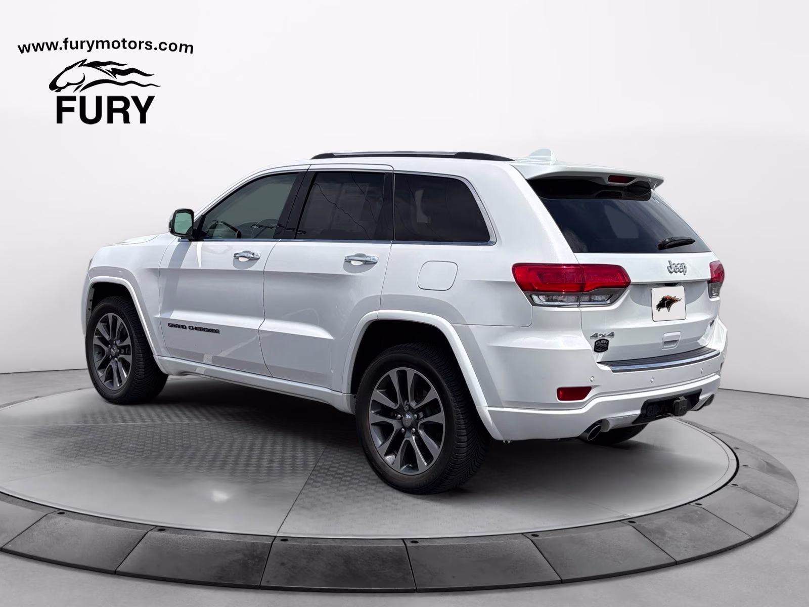2017 Ivory 3-Coat Jeep Grand Cherokee Overland 4X4 SUV