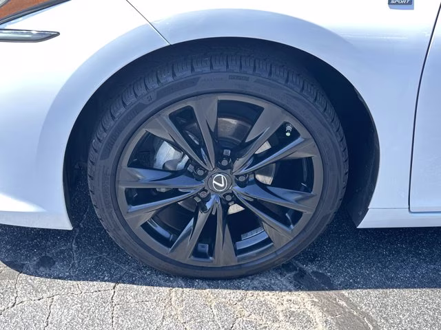 2022 Ultra White Lexus ES FWD Sedan