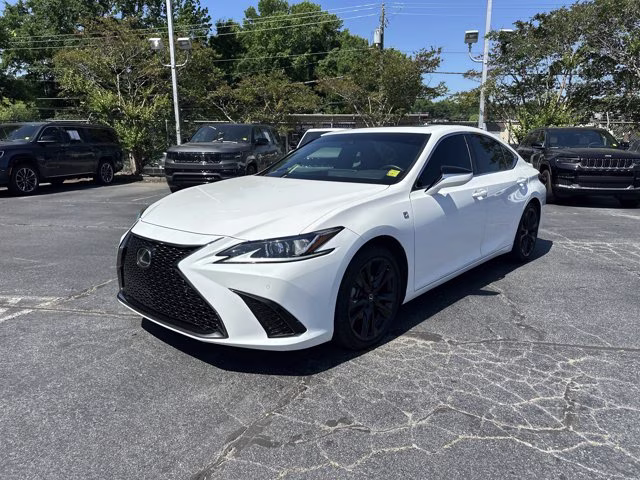 2022 Ultra White Lexus ES FWD Sedan