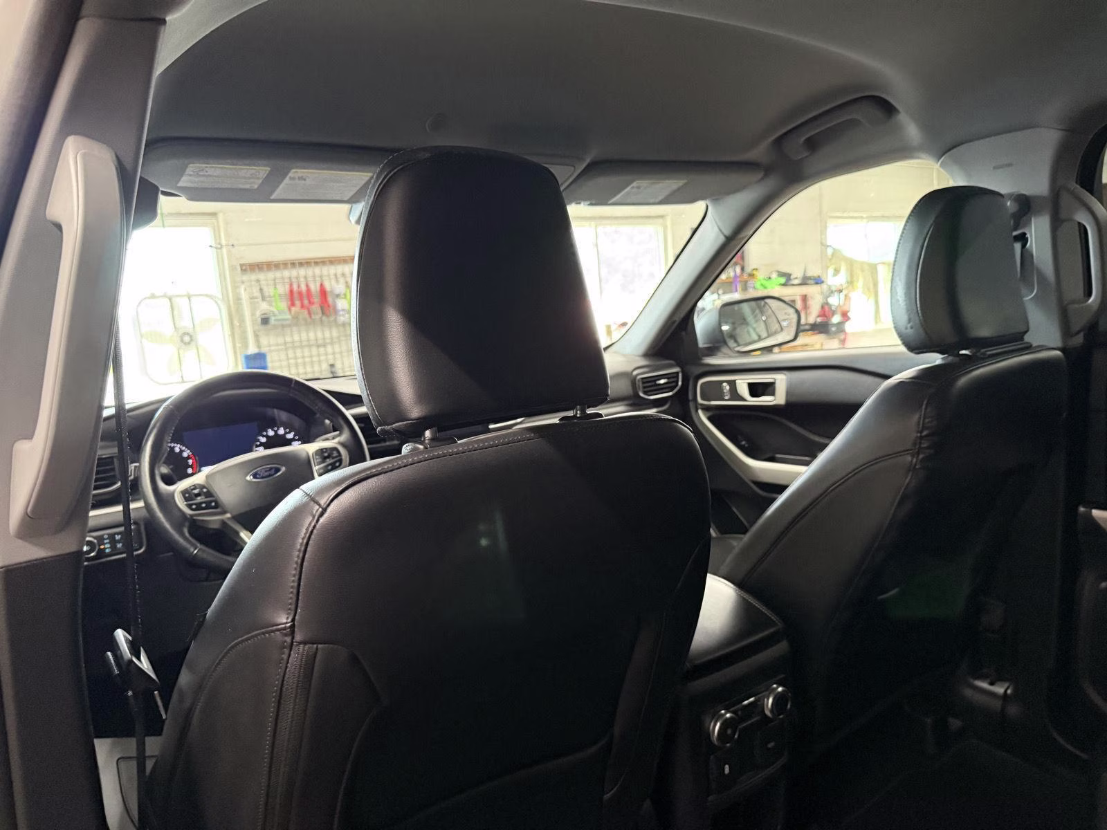 2021 Star White Metallic Tri-Coat Ford Explorer XLT 4X4 SUV
