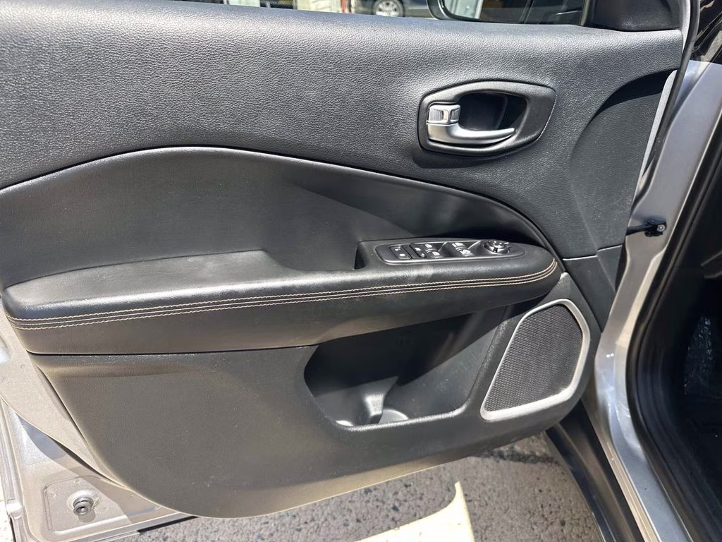 2019 Billet Silver Metallic Clearcoat Jeep Compass Limited FWD SUV