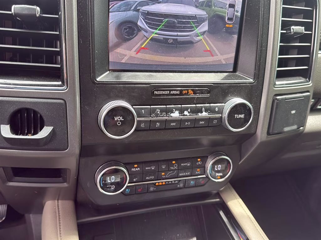 2019 Blue Metallic Ford Expedition Max XLT 4X4 SUV