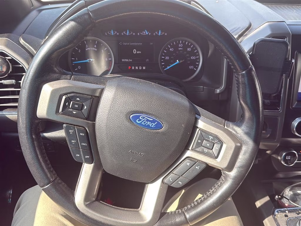 2021 Oxford White Ford Expedition XLT 4X4 SUV