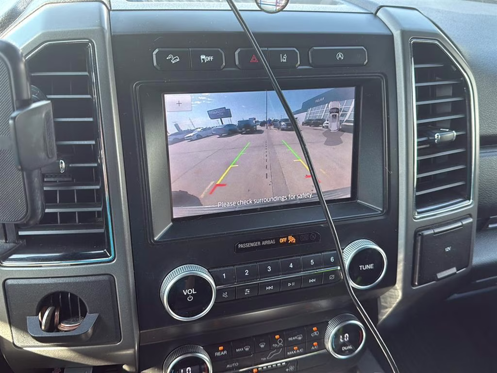 2021 Oxford White Ford Expedition XLT 4X4 SUV