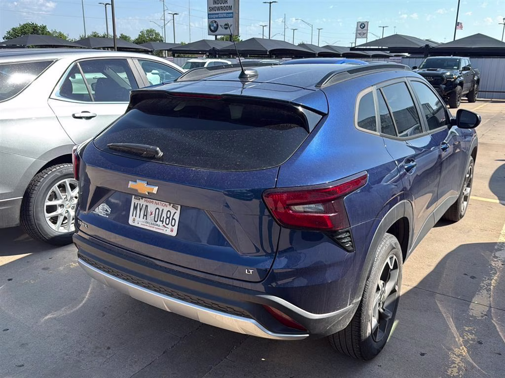 2024 Blue Glow Metallic Chevrolet Trax LT FWD SUV