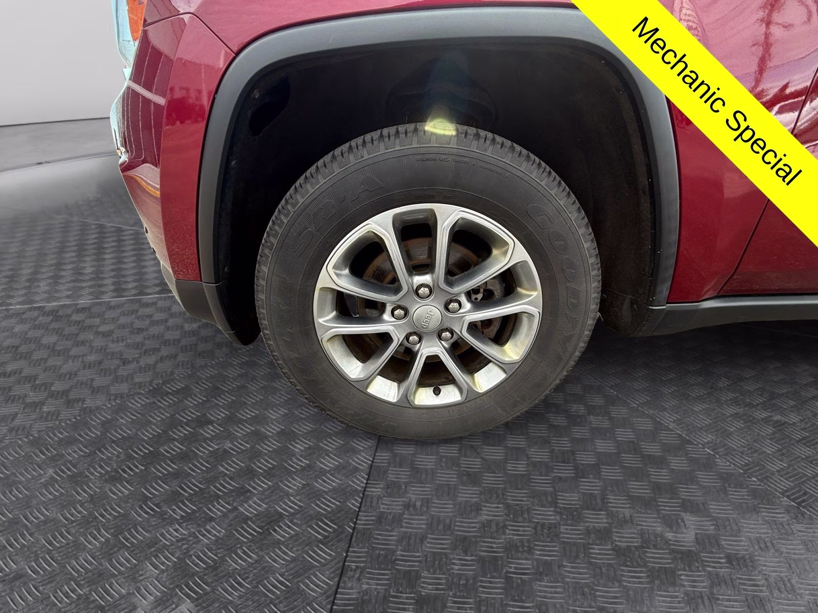 2015 Deep Cherry Red Crystal Pearlcoat Jeep Grand Cherokee Limited 4X4 SUV