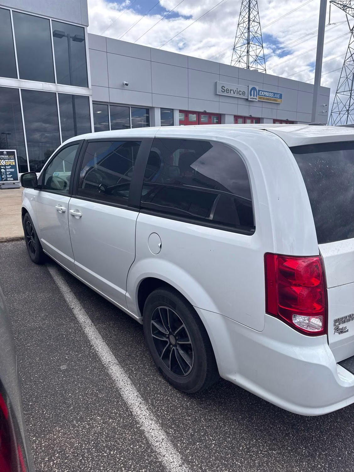 2019 White Knuckle Clearcoat Dodge Grand Caravan GT FWD Van
