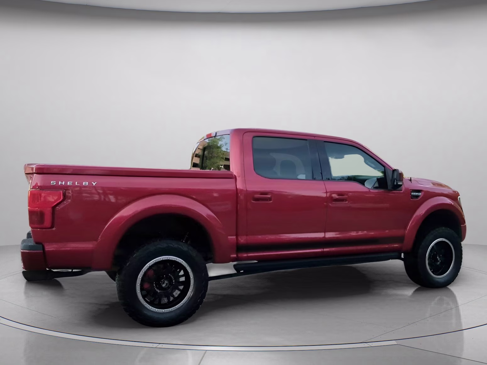 2020 Rapid Red Metallic Tinted Clearcoat Ford F-150 LARIAT Crew Cab Pickup 4X4 Truck