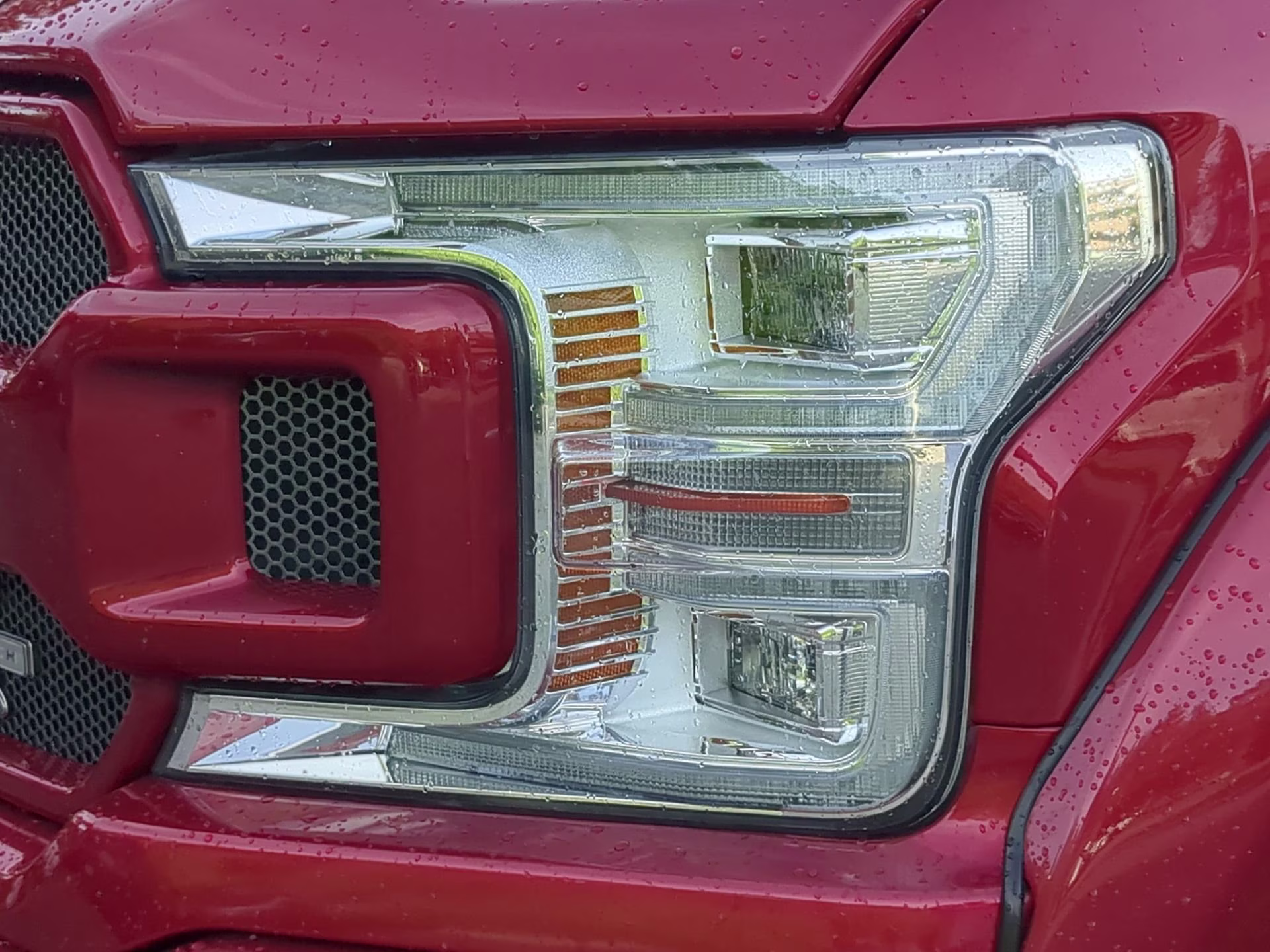 2020 Rapid Red Metallic Tinted Clearcoat Ford F-150 LARIAT Crew Cab Pickup 4X4 Truck