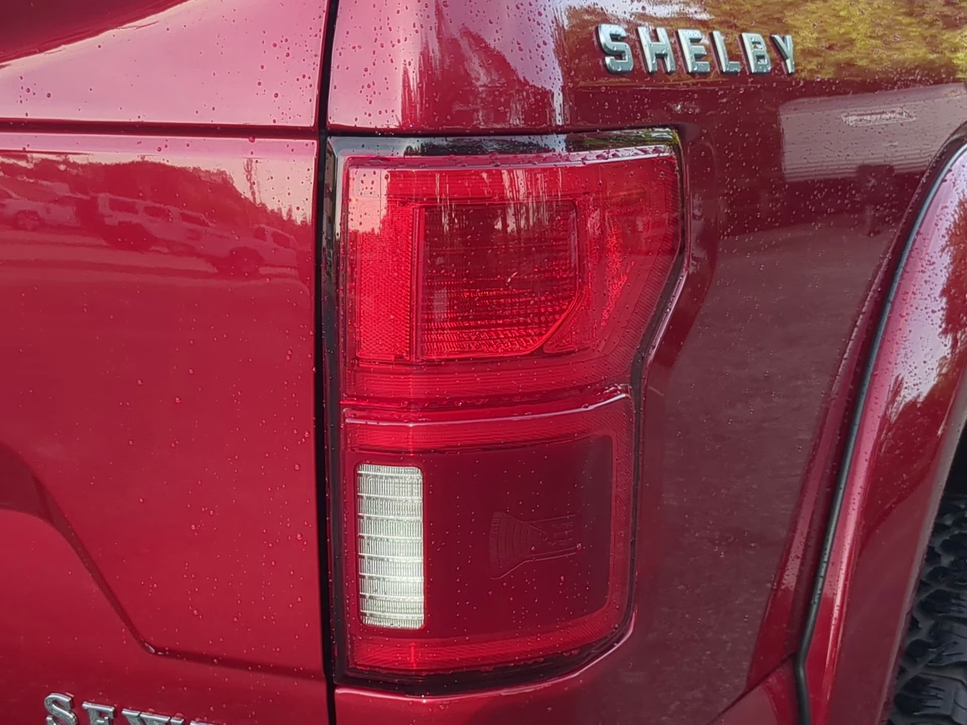 2020 Rapid Red Metallic Tinted Clearcoat Ford F-150 LARIAT Crew Cab Pickup 4X4 Truck