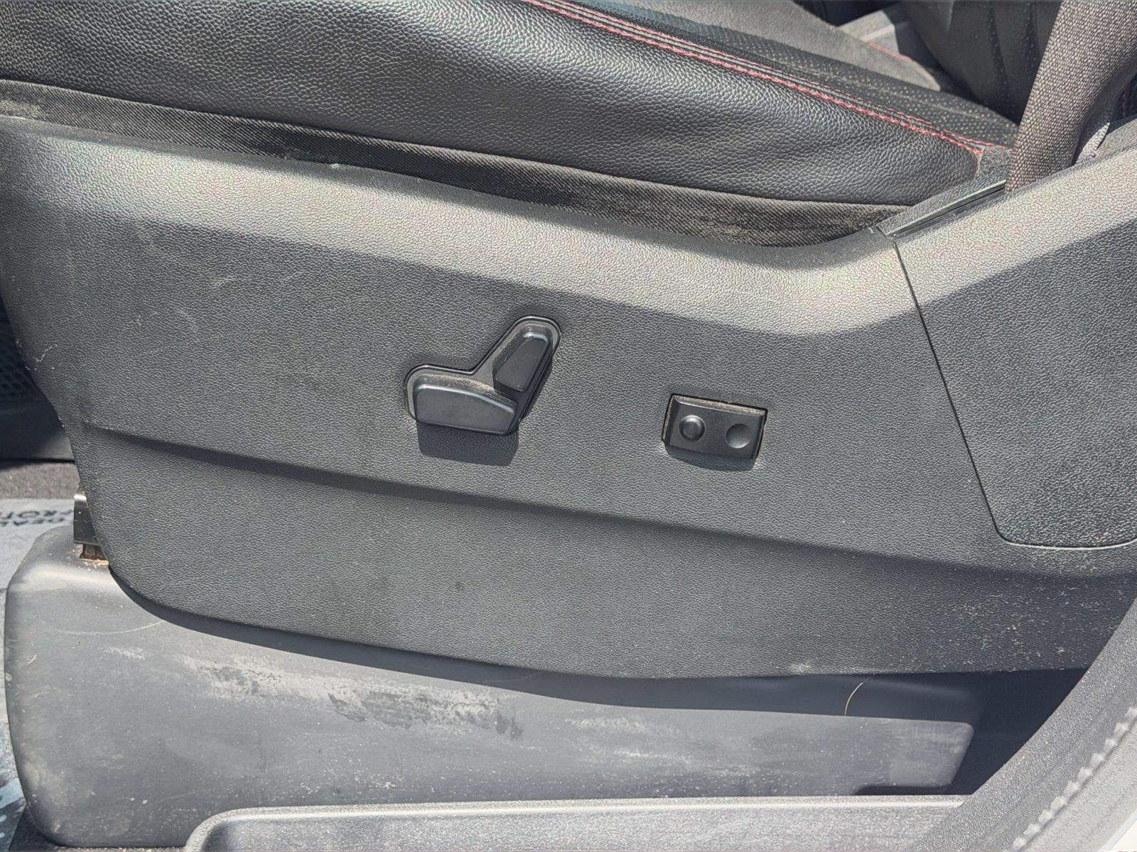 2019 White Knuckle Clearcoat Dodge Grand Caravan GT FWD Van
