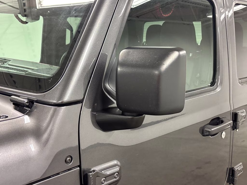 2021 Granite Crystal Metallic Clearcoat Jeep Gladiator Rubicon 4X4 Truck