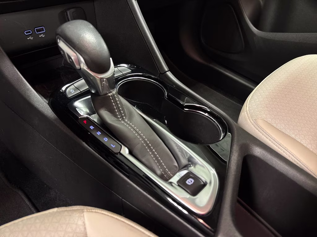 2024 Summit White Buick Encore GX Preferred FWD SUV